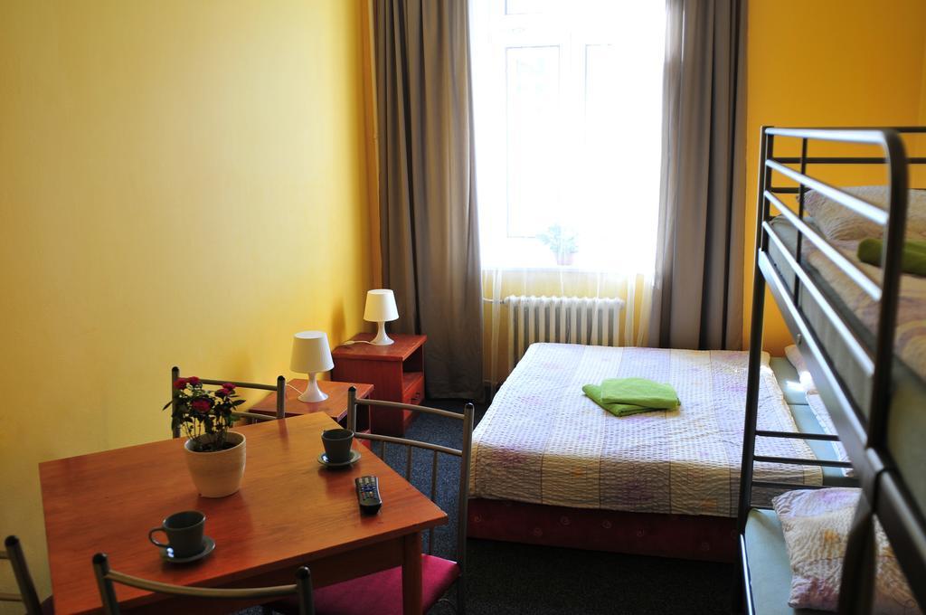 Hostel Alia Прага Номер фото